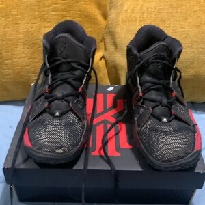 Kyrie 7 basketball sneakers